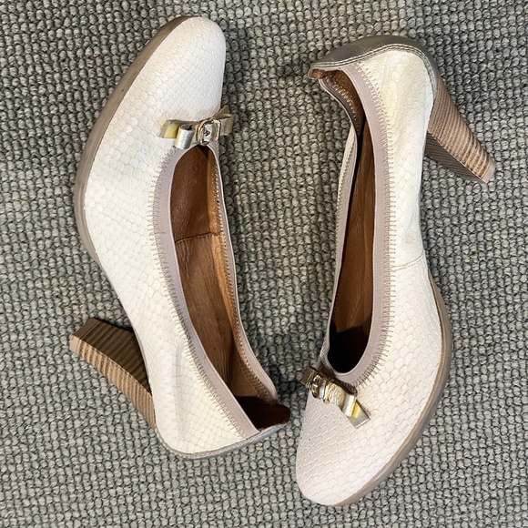 Hispanitas Low Block Heels - Picture 1 of 6